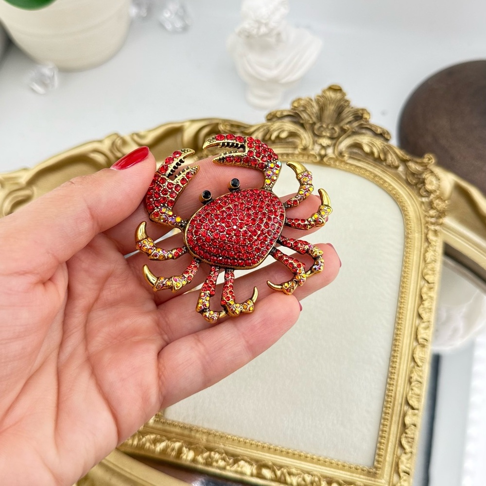 Charming Red Crystal Crab Brooch 🦀 - Picture 8 of 8